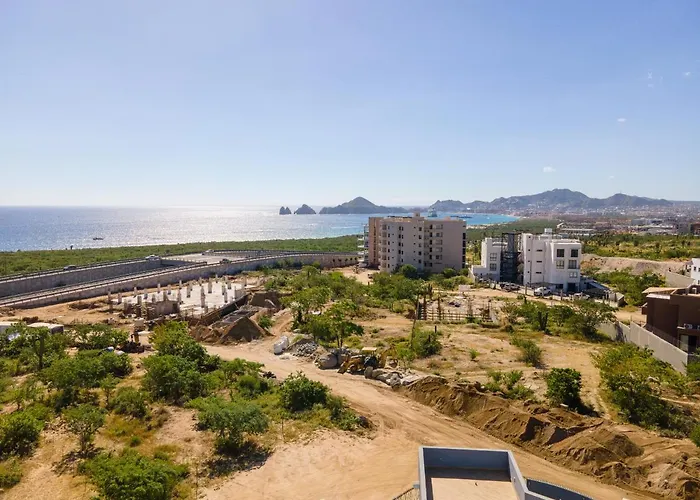 Stunning 2 Bedroom, 2 Bathroom Condo Just A 5 Minute Drive To The Beach
